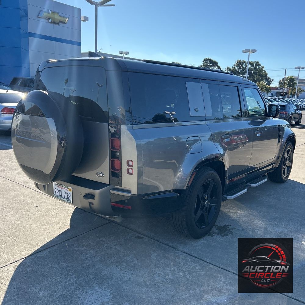 2023 Land Rover Defender 130 X-Dynamic SE