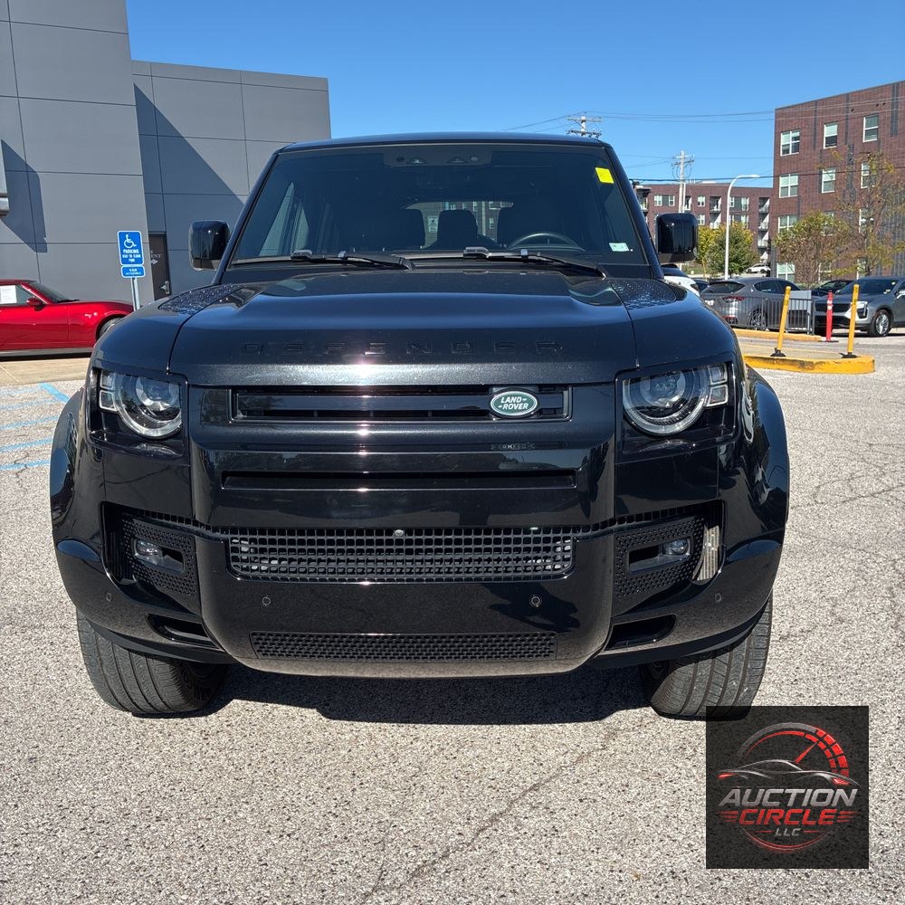 2024 Land Rover Defender 130 X-Dyn SE P400