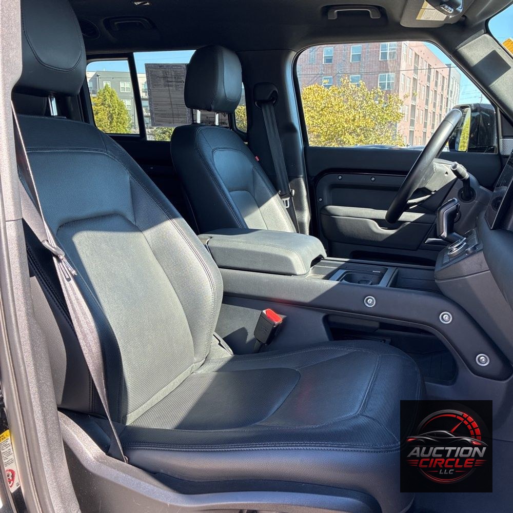 2024 Land Rover Defender 130 X-Dyn SE P400