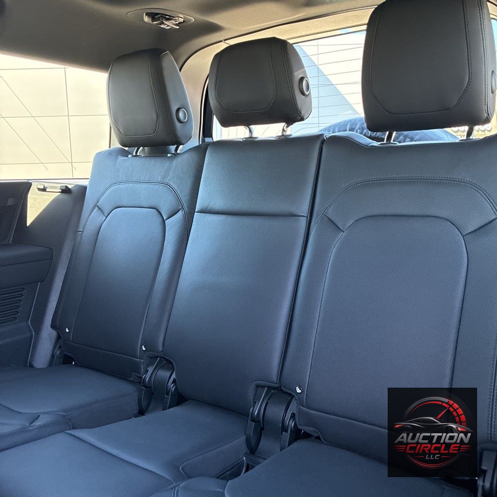 2024 Land Rover Defender 130 X-Dyn SE P400