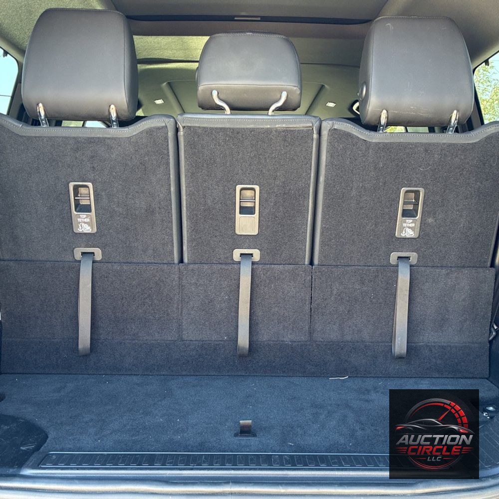 2024 Land Rover Defender 130 X-Dyn SE P400