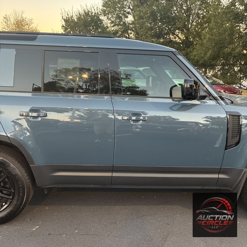 2024 Land Rover Defender 110 S P400