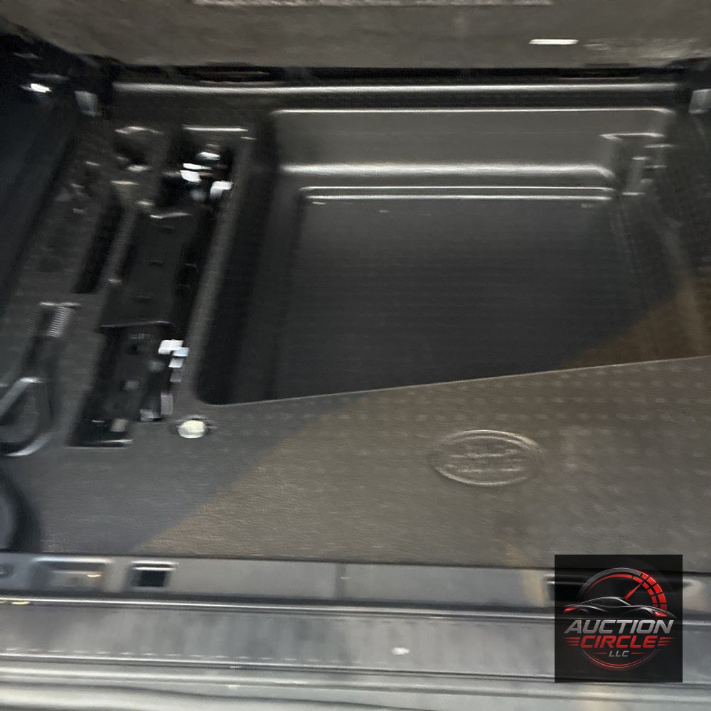 2024 Land Rover Defender 110 S P400