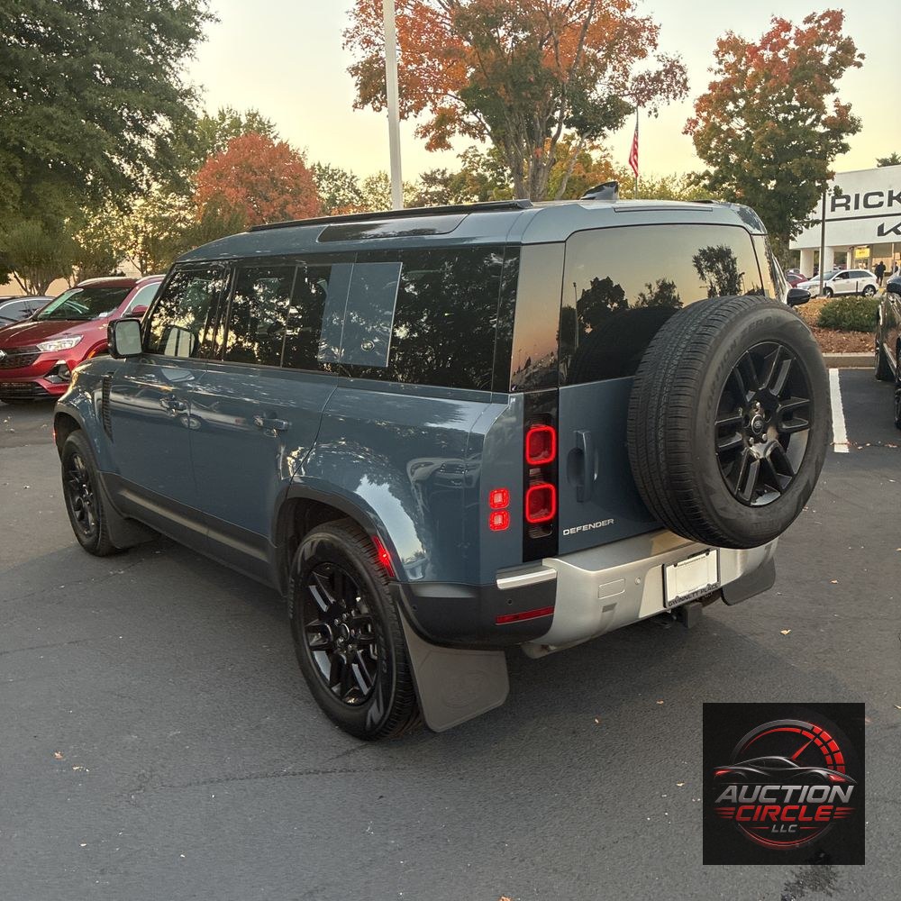 2024 Land Rover Defender 110 S P400