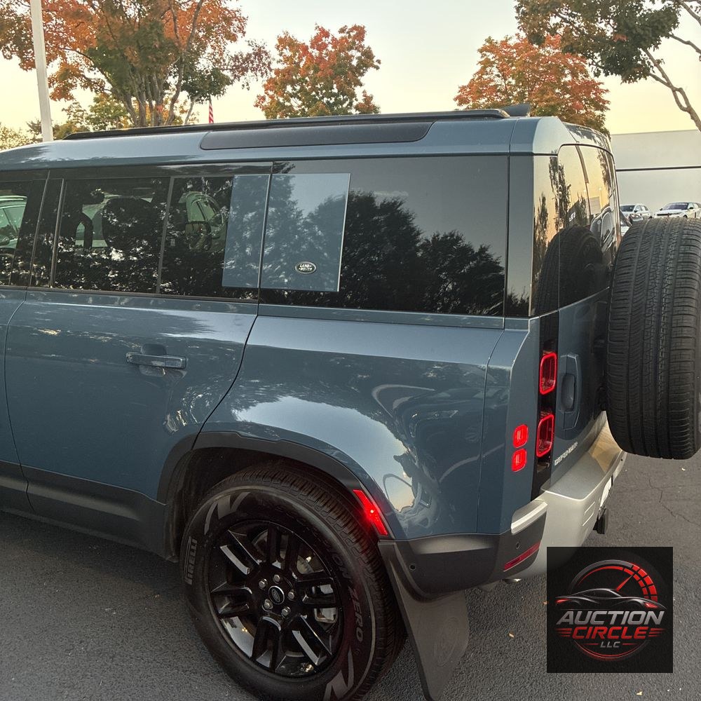 2024 Land Rover Defender 110 S P400