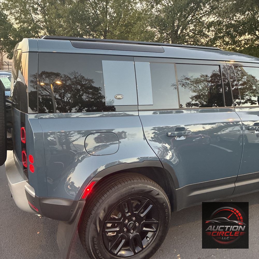 2024 Land Rover Defender 110 S P400