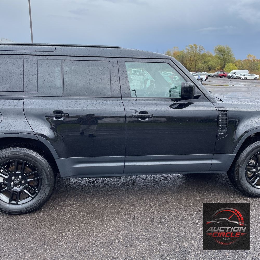 2025 Land Rover Defender 110 S P300