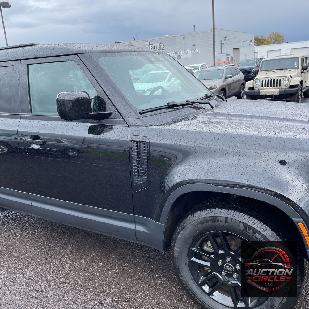 2025 Land Rover Defender 110 S P300