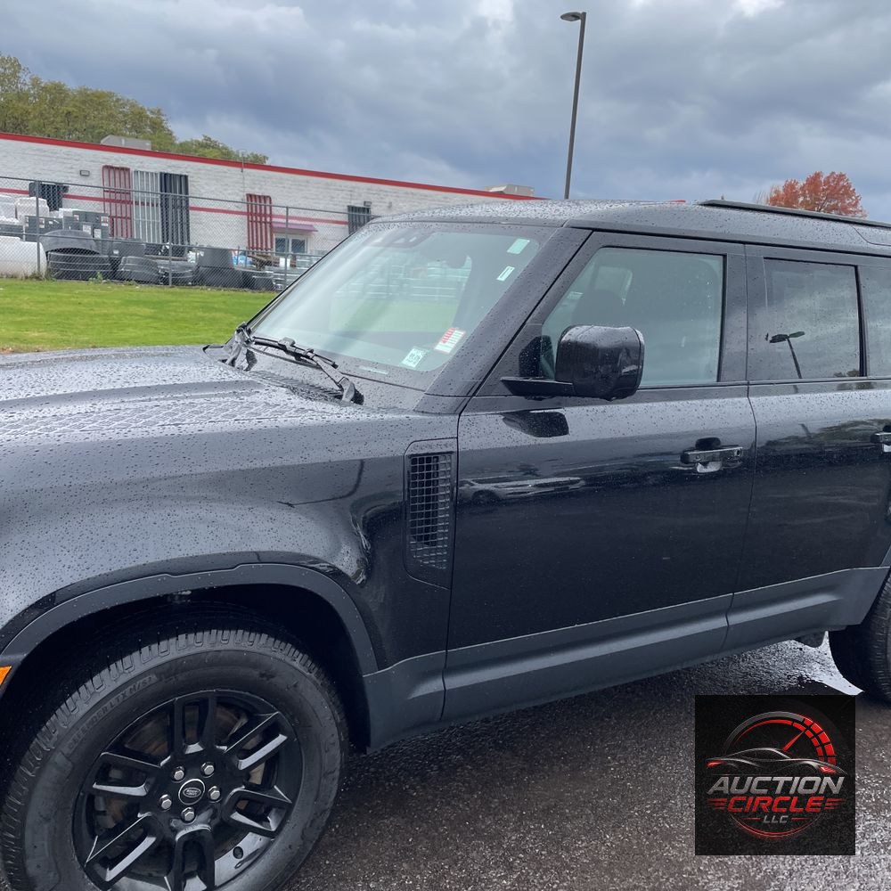2025 Land Rover Defender 110 S P300