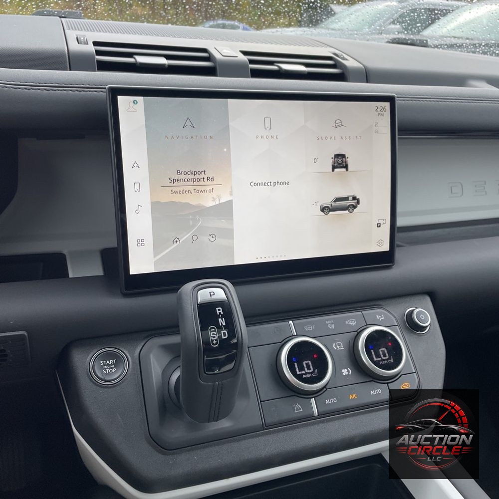 2025 Land Rover Defender 110 S P300