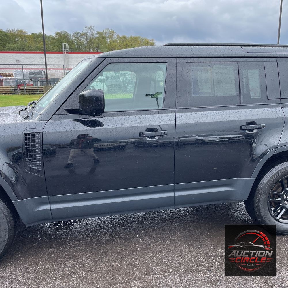 2025 Land Rover Defender 110 S P300