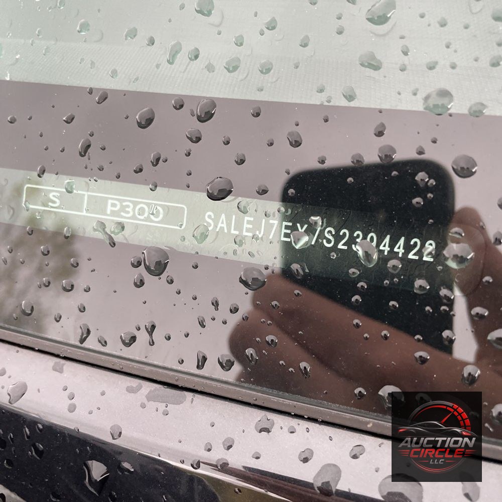 2025 Land Rover Defender 110 S P300