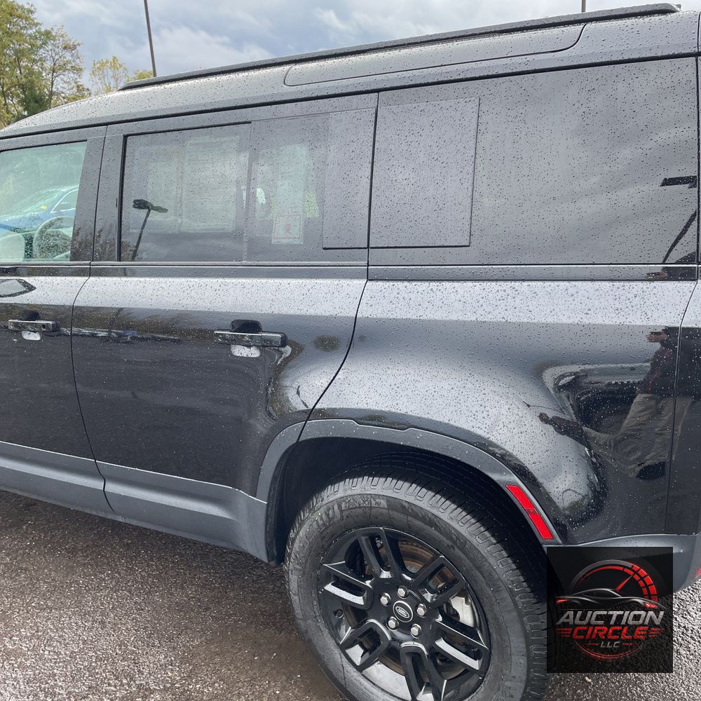 2025 Land Rover Defender 110 S P300