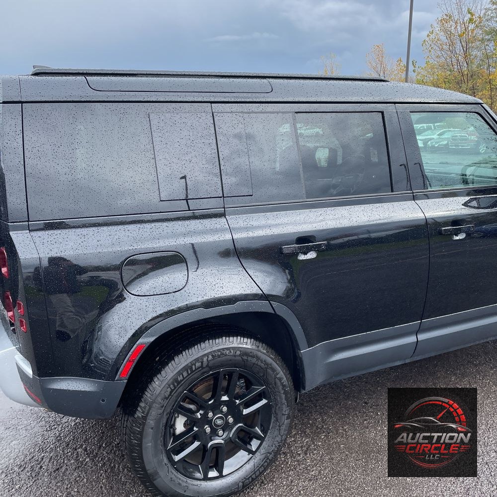 2025 Land Rover Defender 110 S P300