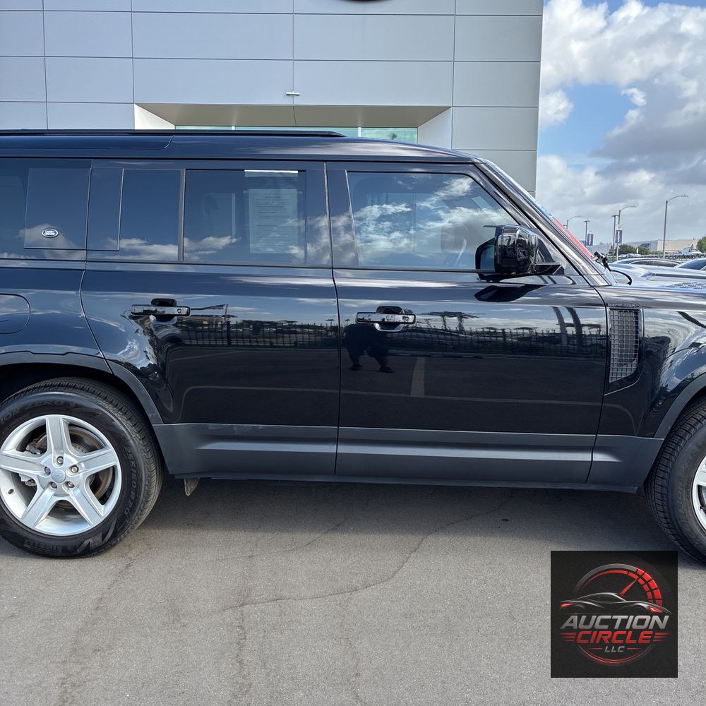 2023 Land Rover Defender 110 SE