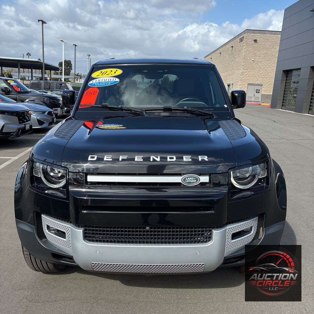 2023 Land Rover Defender 110 SE