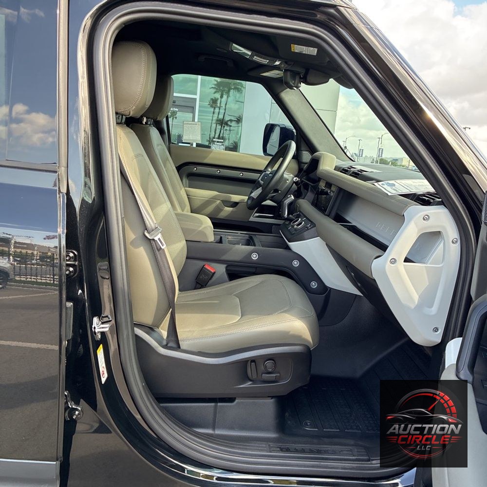 2023 Land Rover Defender 110 SE