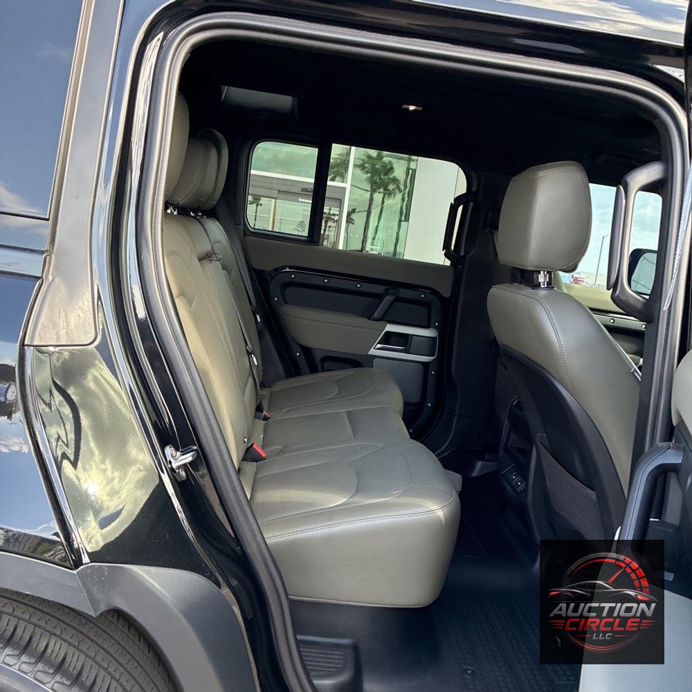 2023 Land Rover Defender 110 SE