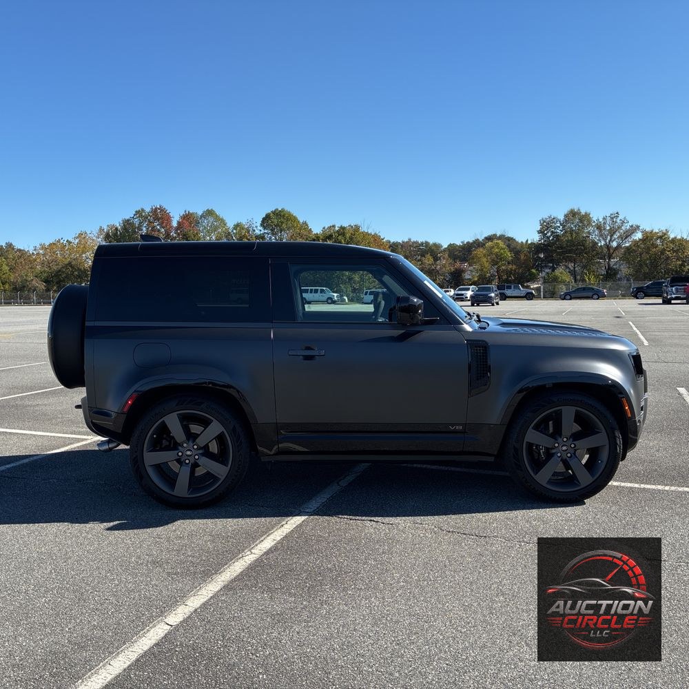 2024 Land Rover Defender 90 Carp Ed V8 P525
