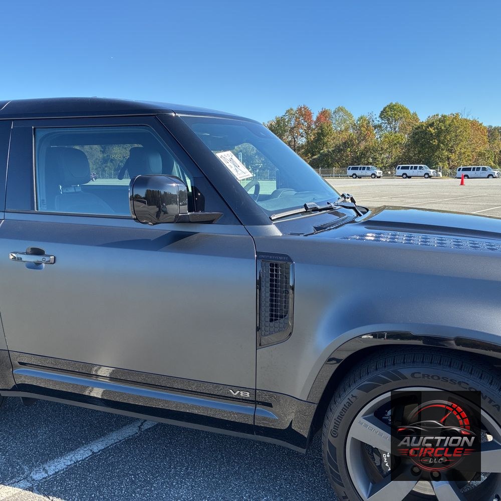 2024 Land Rover Defender 90 Carp Ed V8 P525