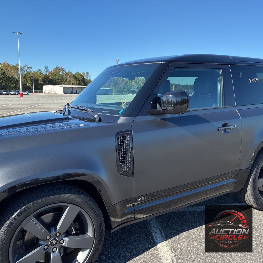2024 Land Rover Defender 90 Carp Ed V8 P525
