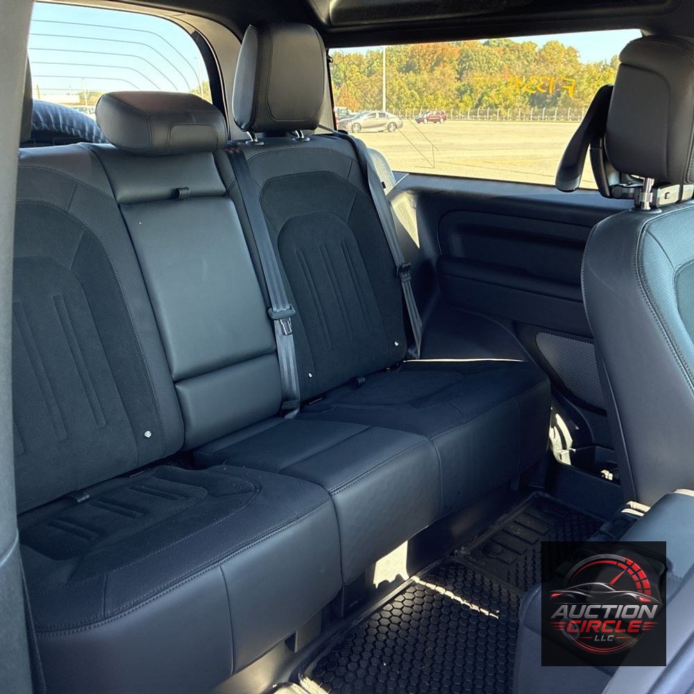 2024 Land Rover Defender 90 Carp Ed V8 P525