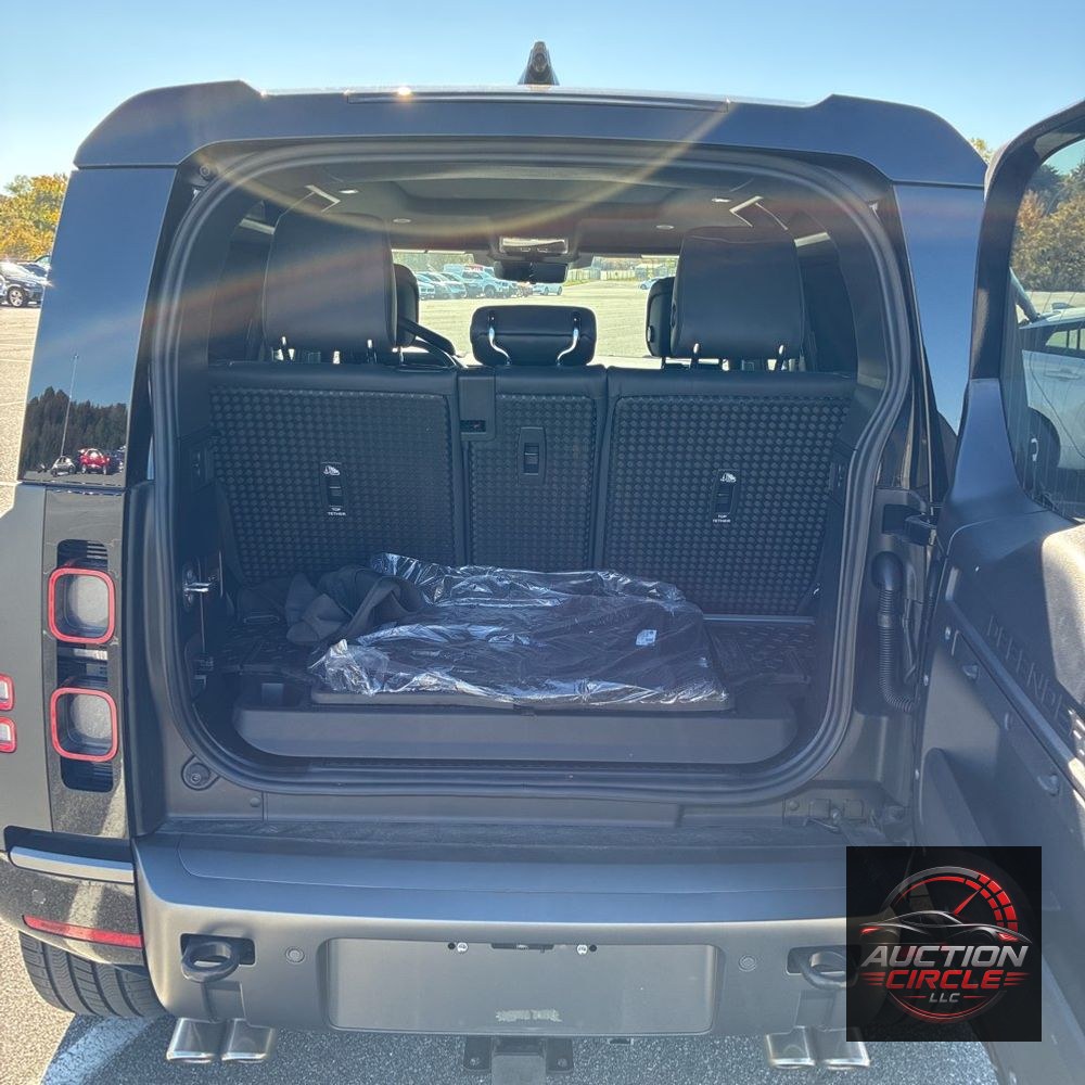 2024 Land Rover Defender 90 Carp Ed V8 P525