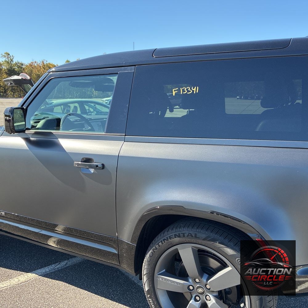 2024 Land Rover Defender 90 Carp Ed V8 P525