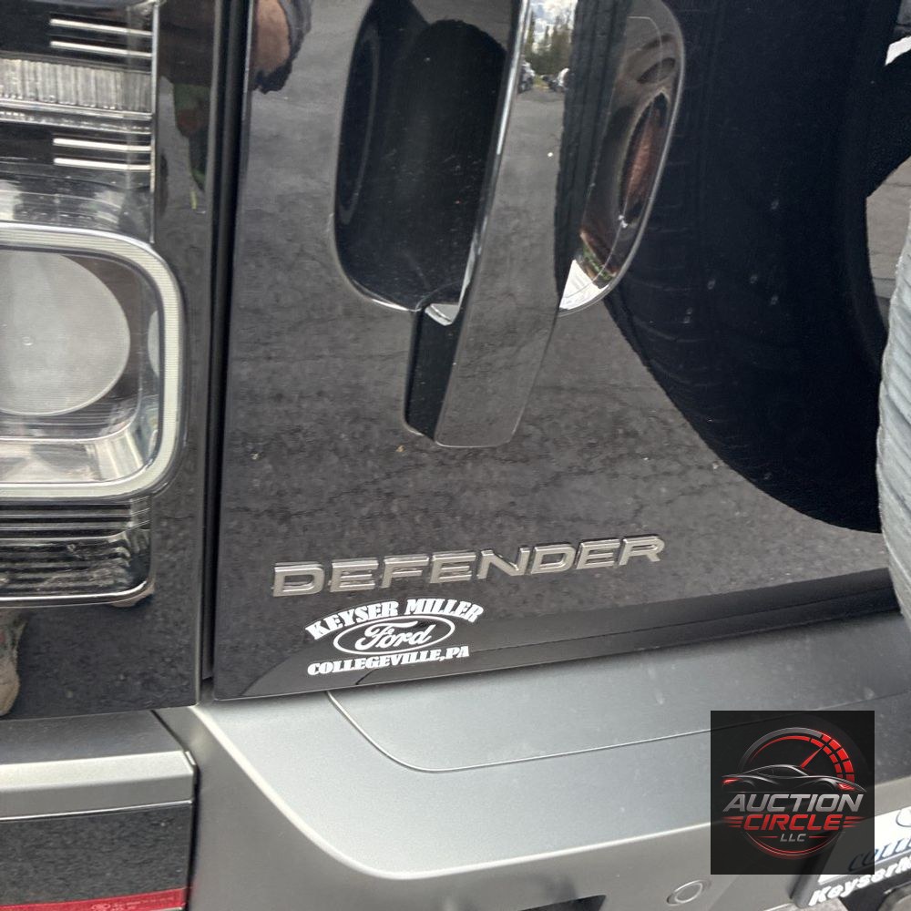 2024 Land Rover Defender 110 Carp Ed V8 P525