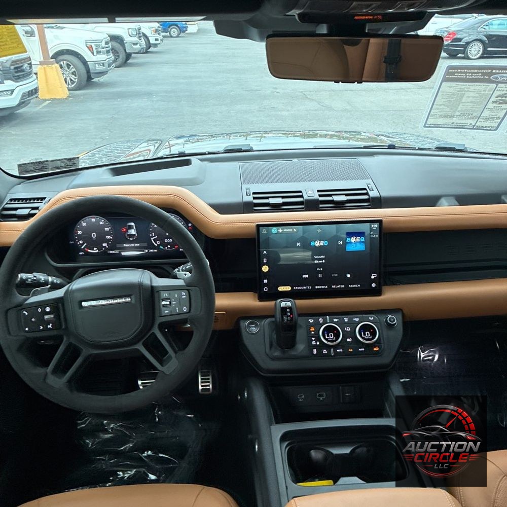 2024 Land Rover Defender 110 Carp Ed V8 P525