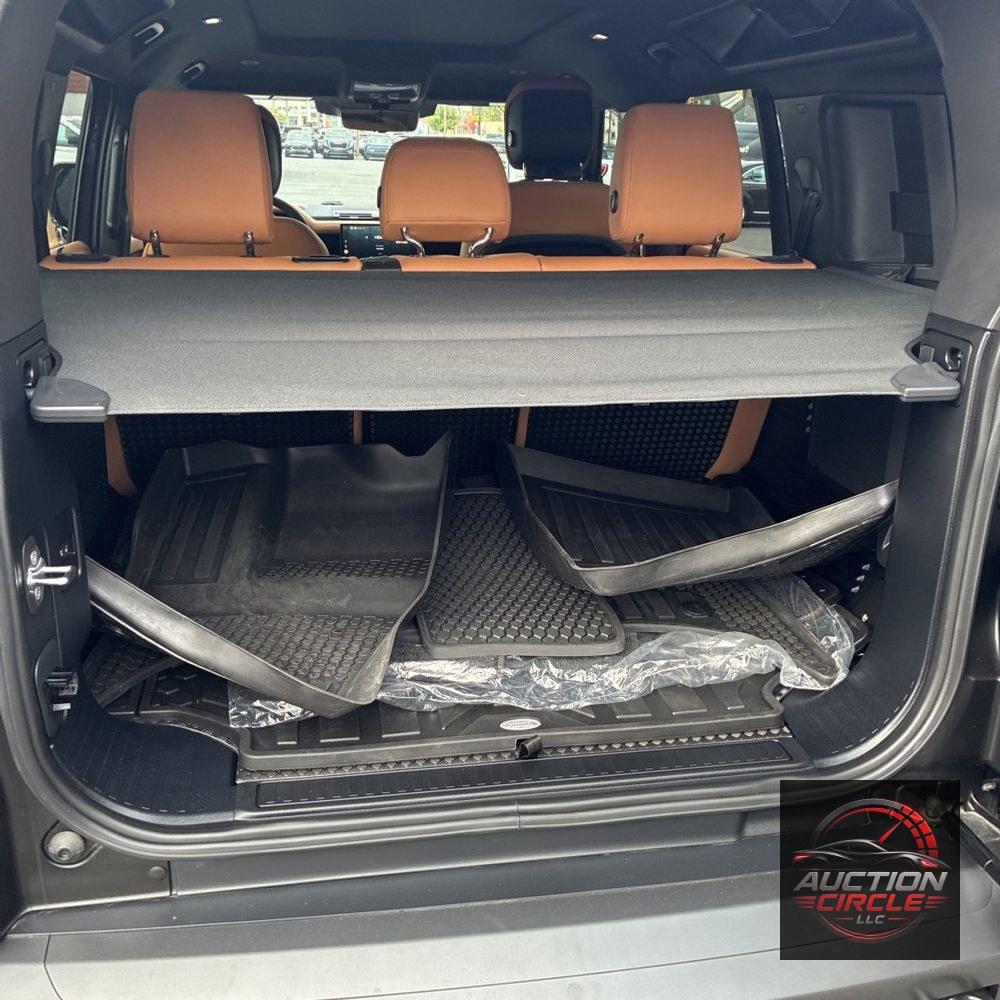 2024 Land Rover Defender 110 Carp Ed V8 P525