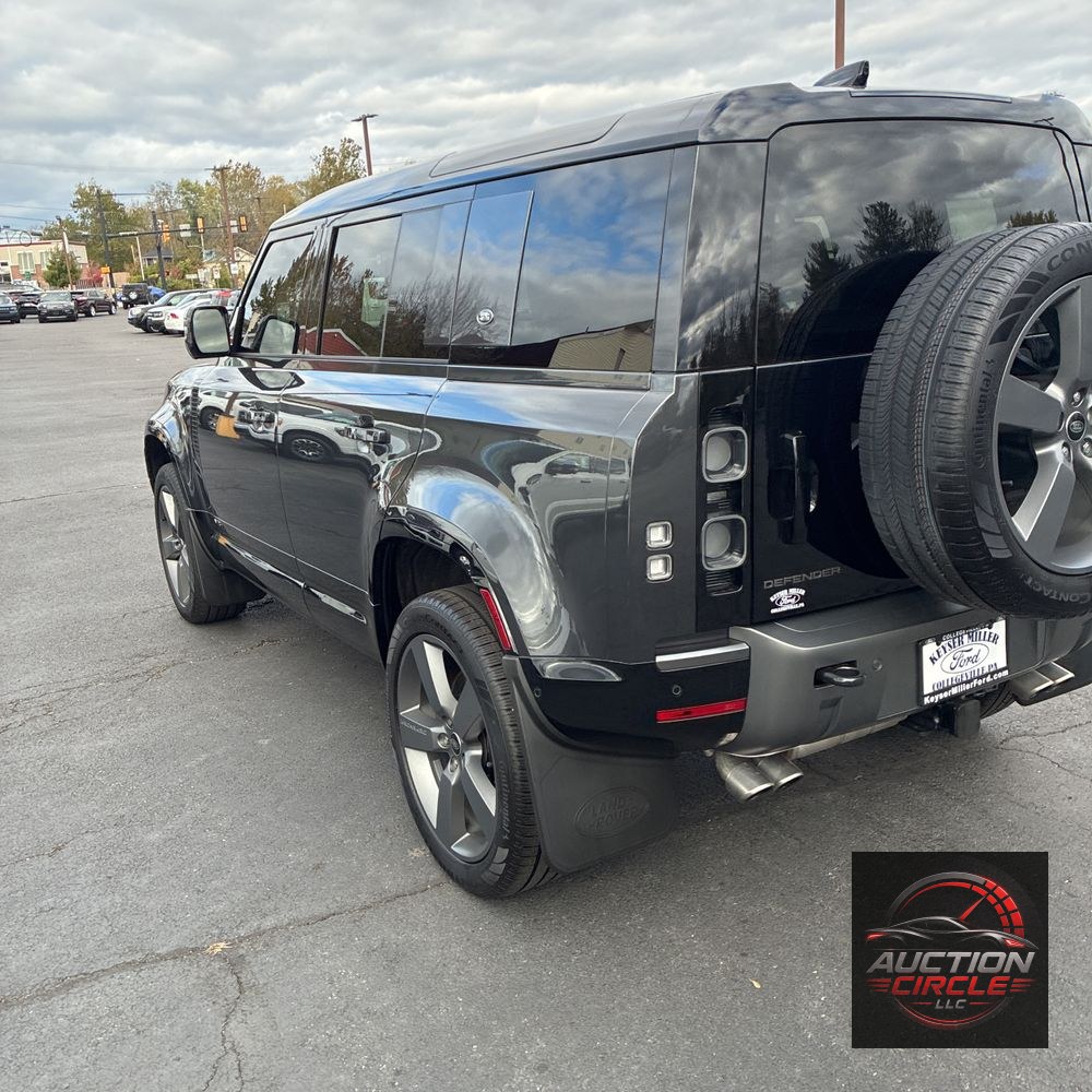 2024 Land Rover Defender 110 Carp Ed V8 P525