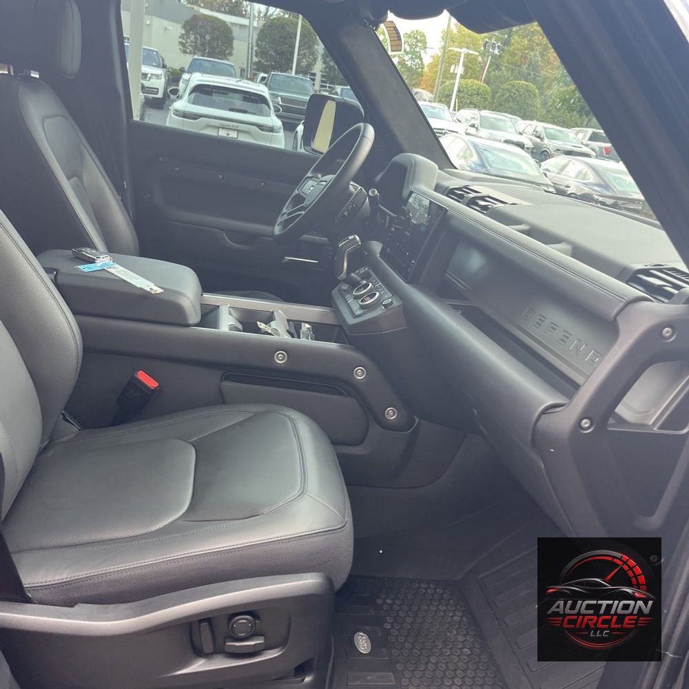 2025 Land Rover Defender 110 V8 P525