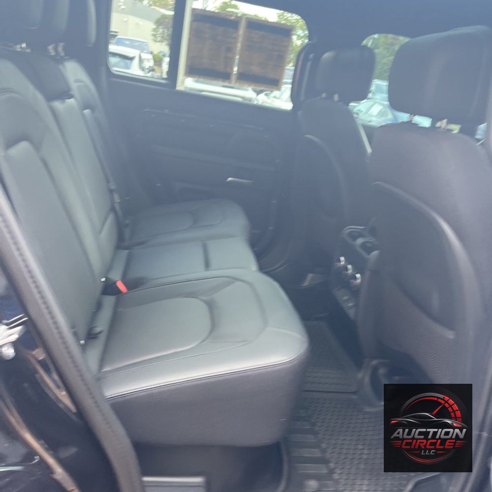 2025 Land Rover Defender 110 V8 P525