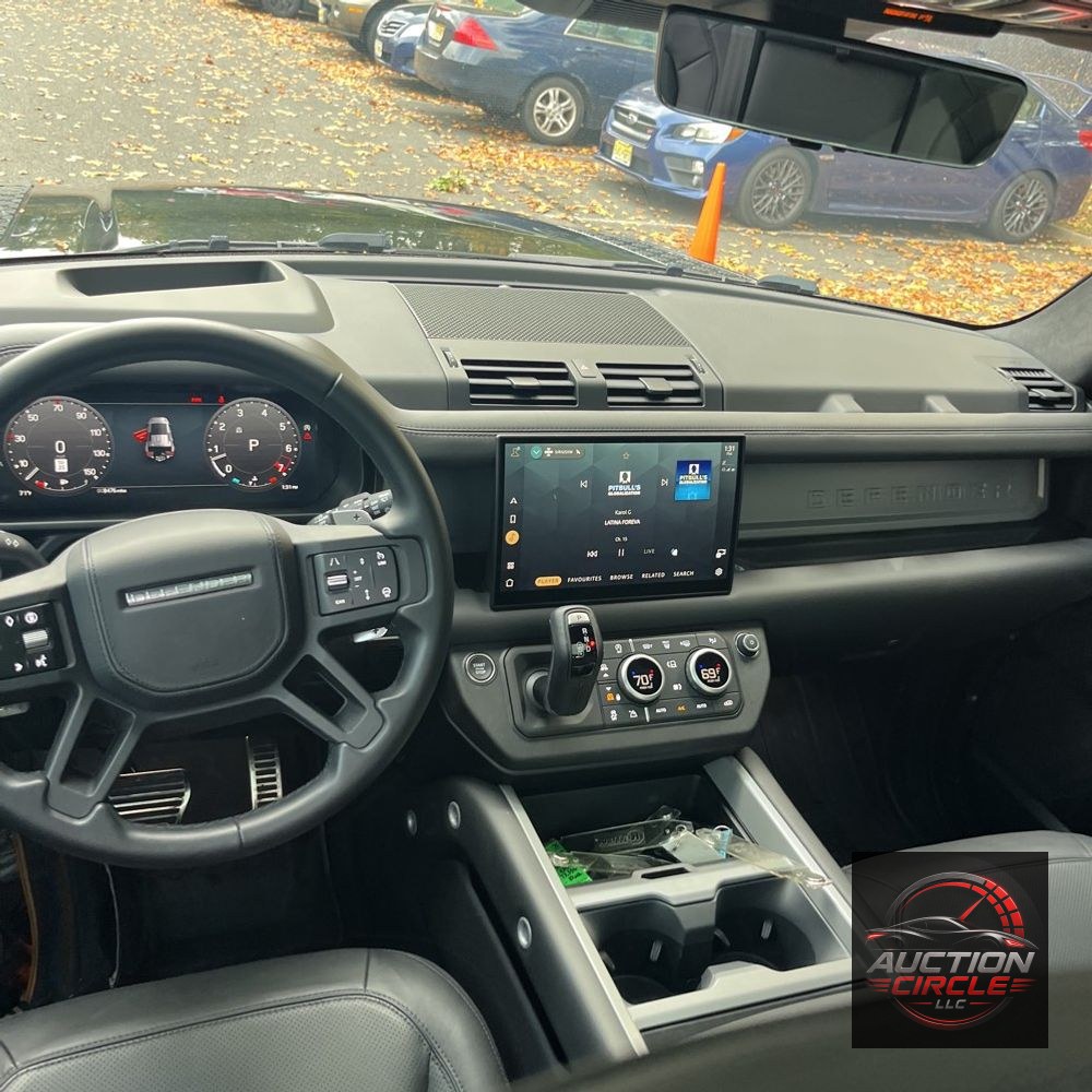 2025 Land Rover Defender 110 V8 P525