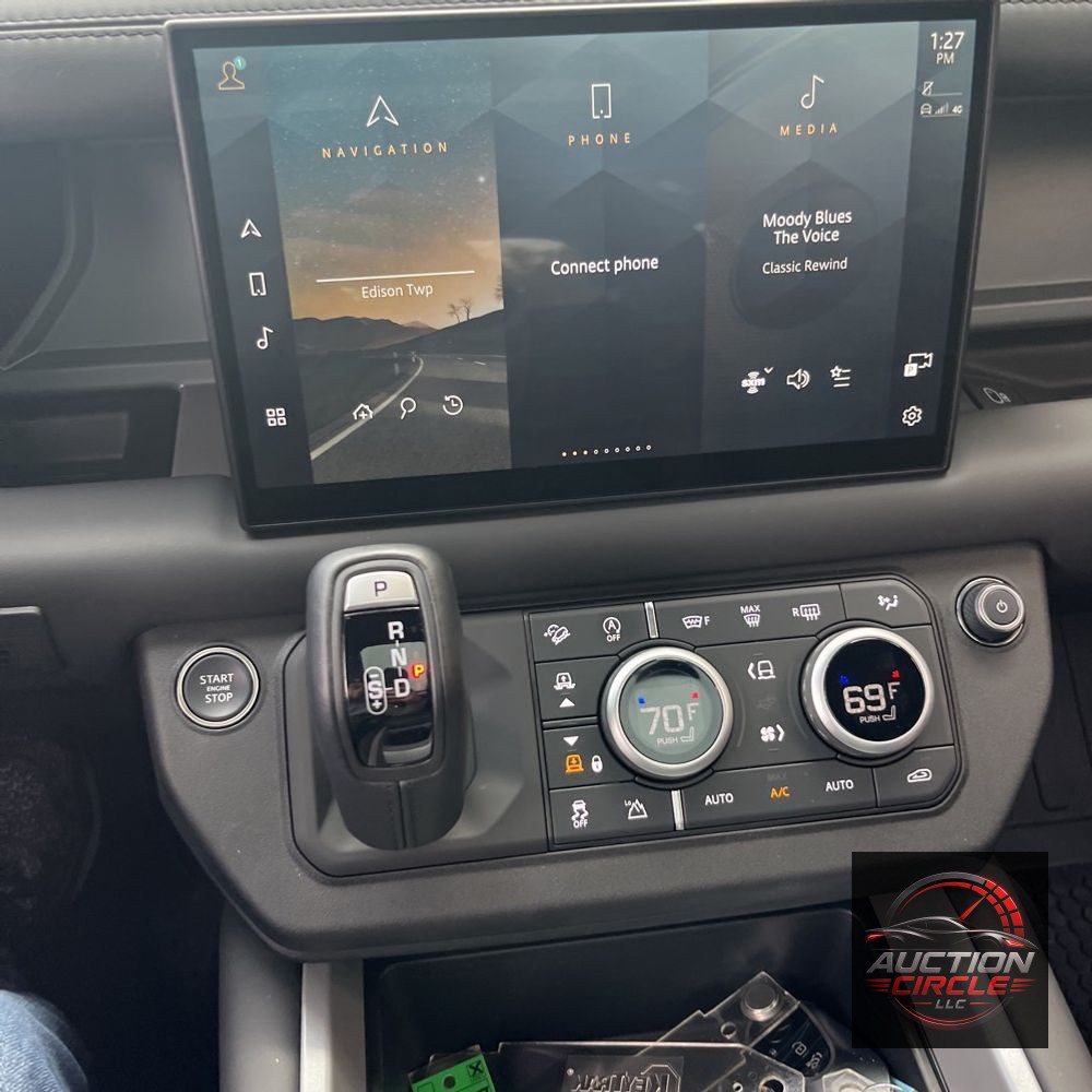 2025 Land Rover Defender 110 V8 P525