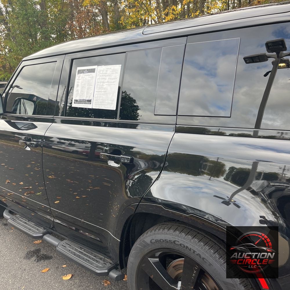 2025 Land Rover Defender 110 V8 P525