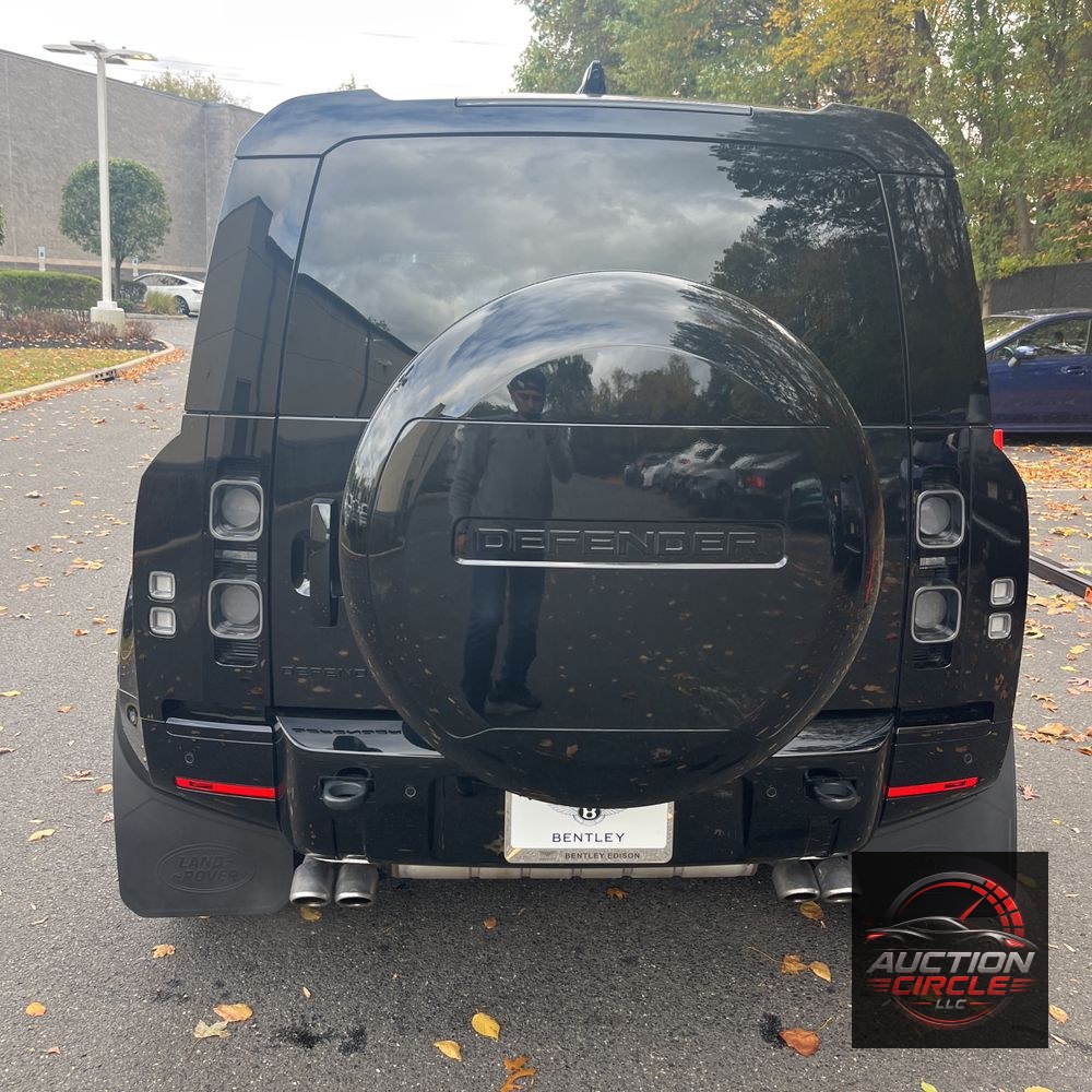 2025 Land Rover Defender 110 V8 P525
