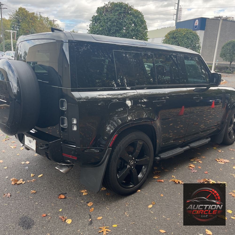 2025 Land Rover Defender 110 V8 P525