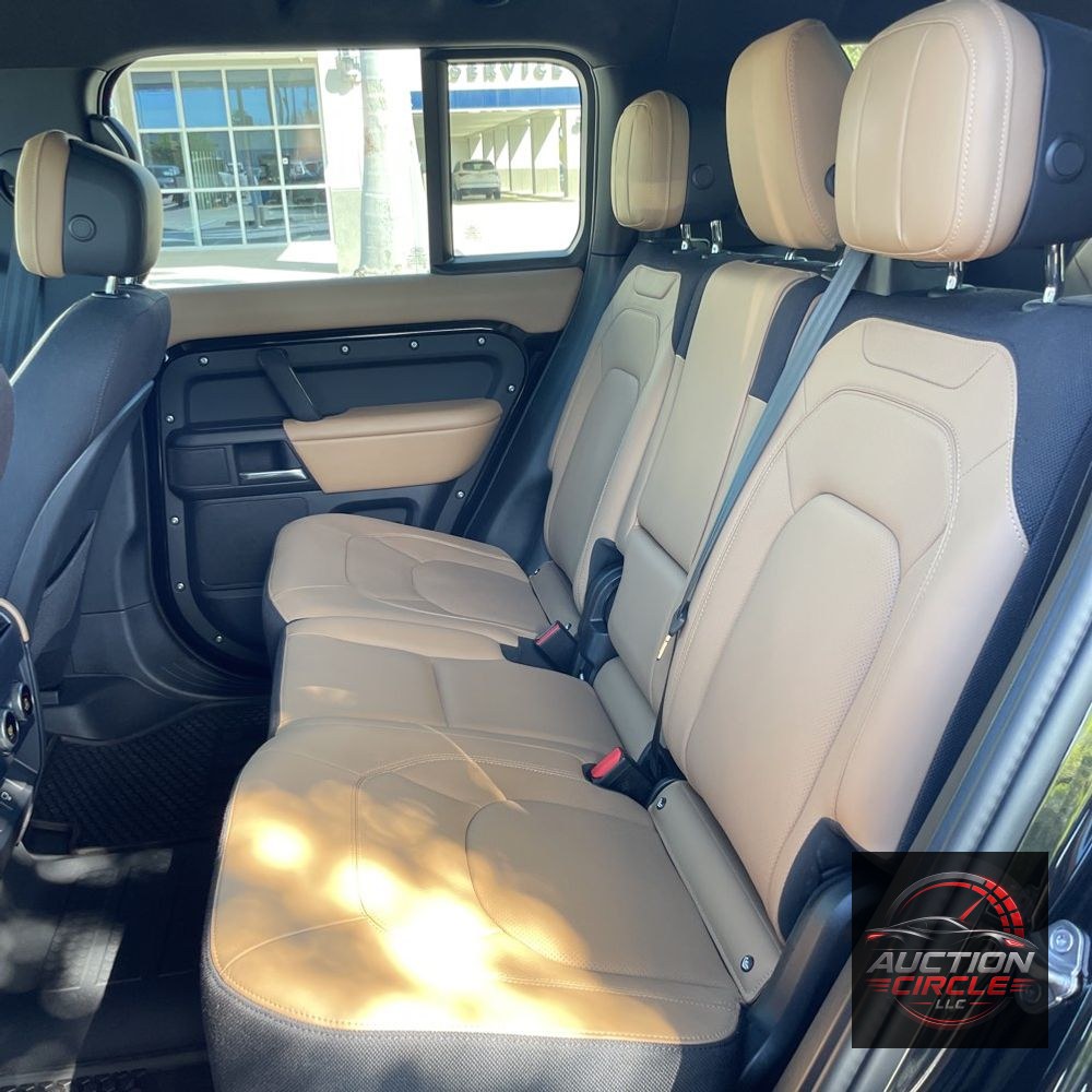 2025 Land Rover Defender 130 V8 P500