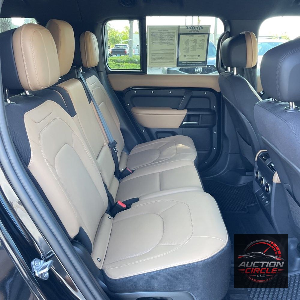 2025 Land Rover Defender 130 V8 P500