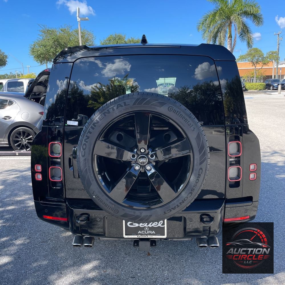 2025 Land Rover Defender 130 V8 P500