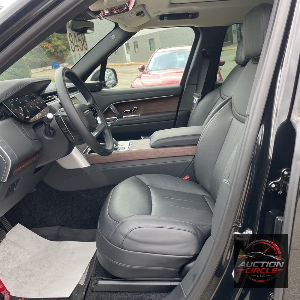 2025 Land Rover Range Rover SE P530