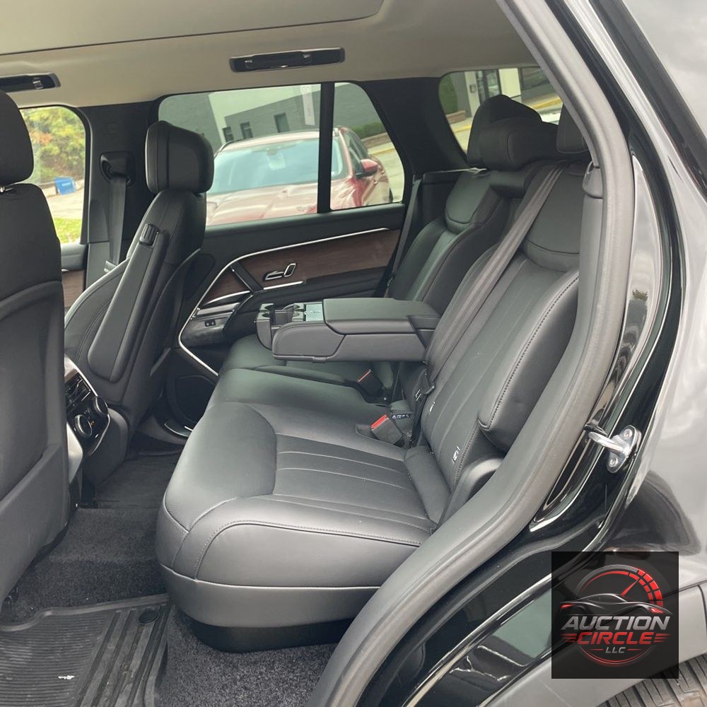 2025 Land Rover Range Rover SE P530