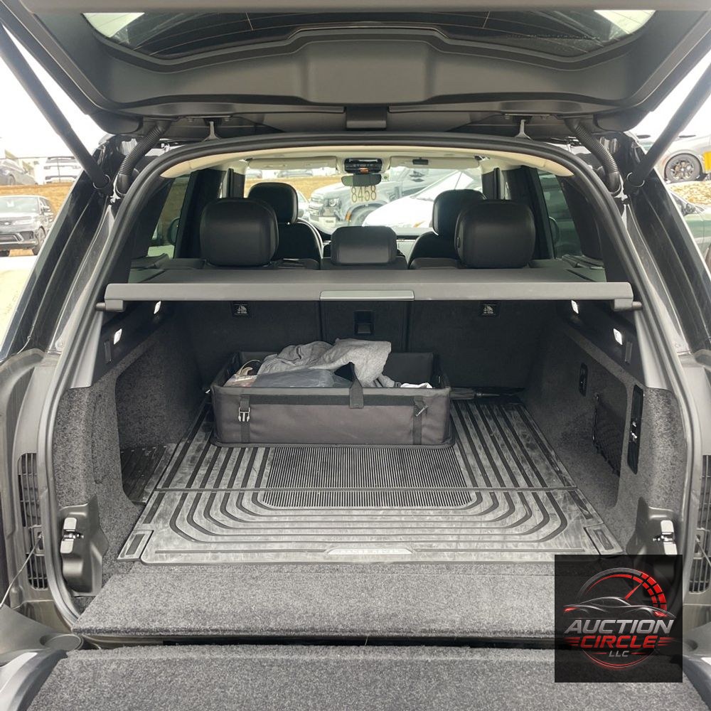 2025 Land Rover Range Rover SE P530