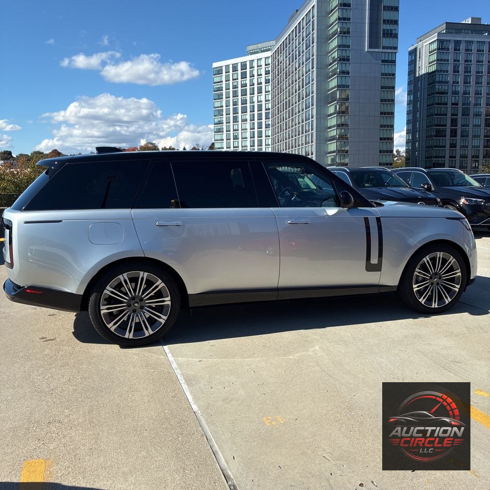 2023 Land Rover Range Rover P530 SE LWB