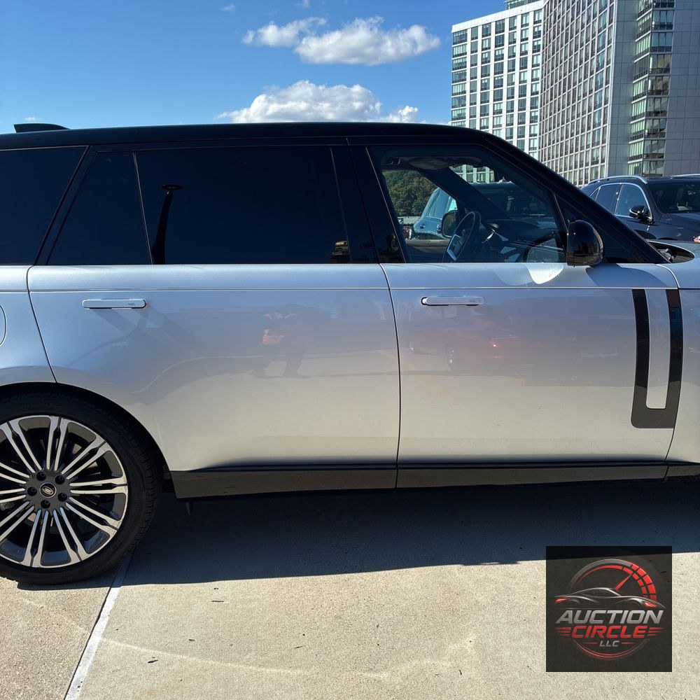 2023 Land Rover Range Rover P530 SE LWB