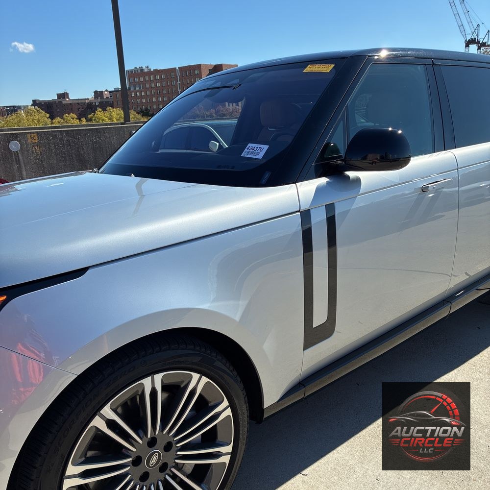 2023 Land Rover Range Rover P530 SE LWB