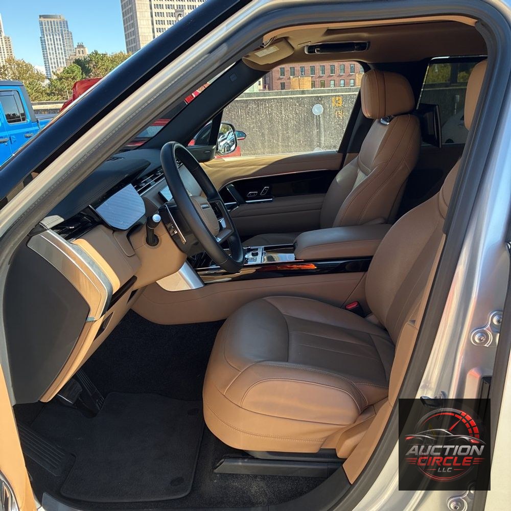 2023 Land Rover Range Rover P530 SE LWB