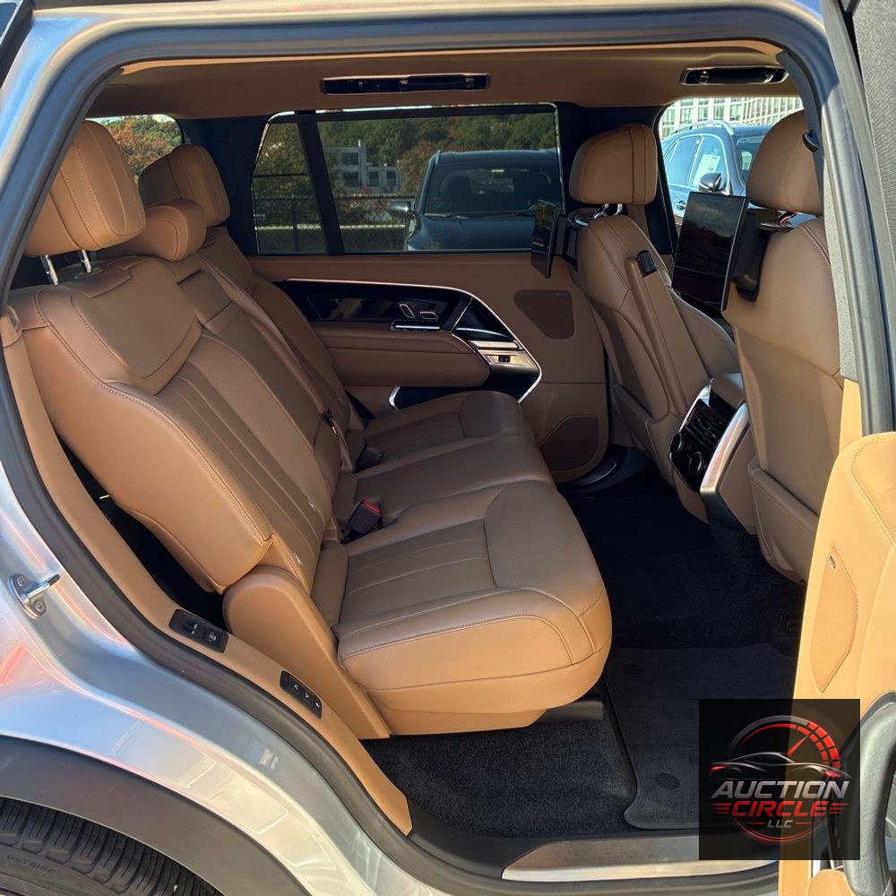2023 Land Rover Range Rover P530 SE LWB